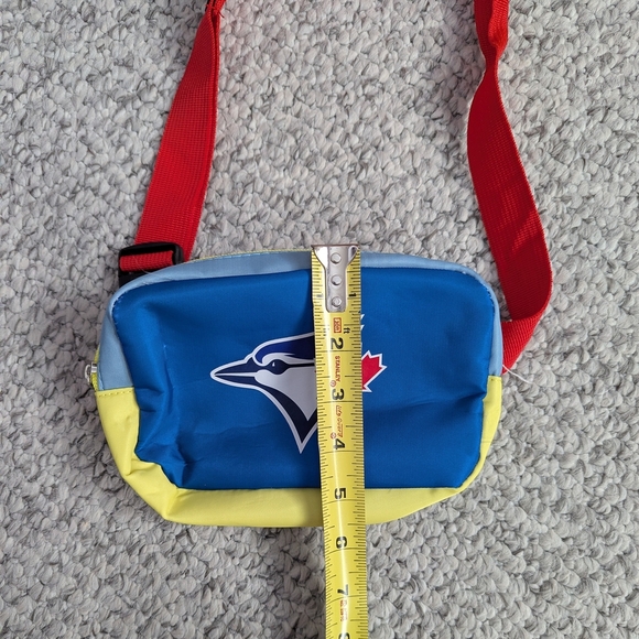 NWOT 2022 MLB Baseball Toronto Blue Jays Crossbody Fanny Pack/Bag - Picture 3 of 12